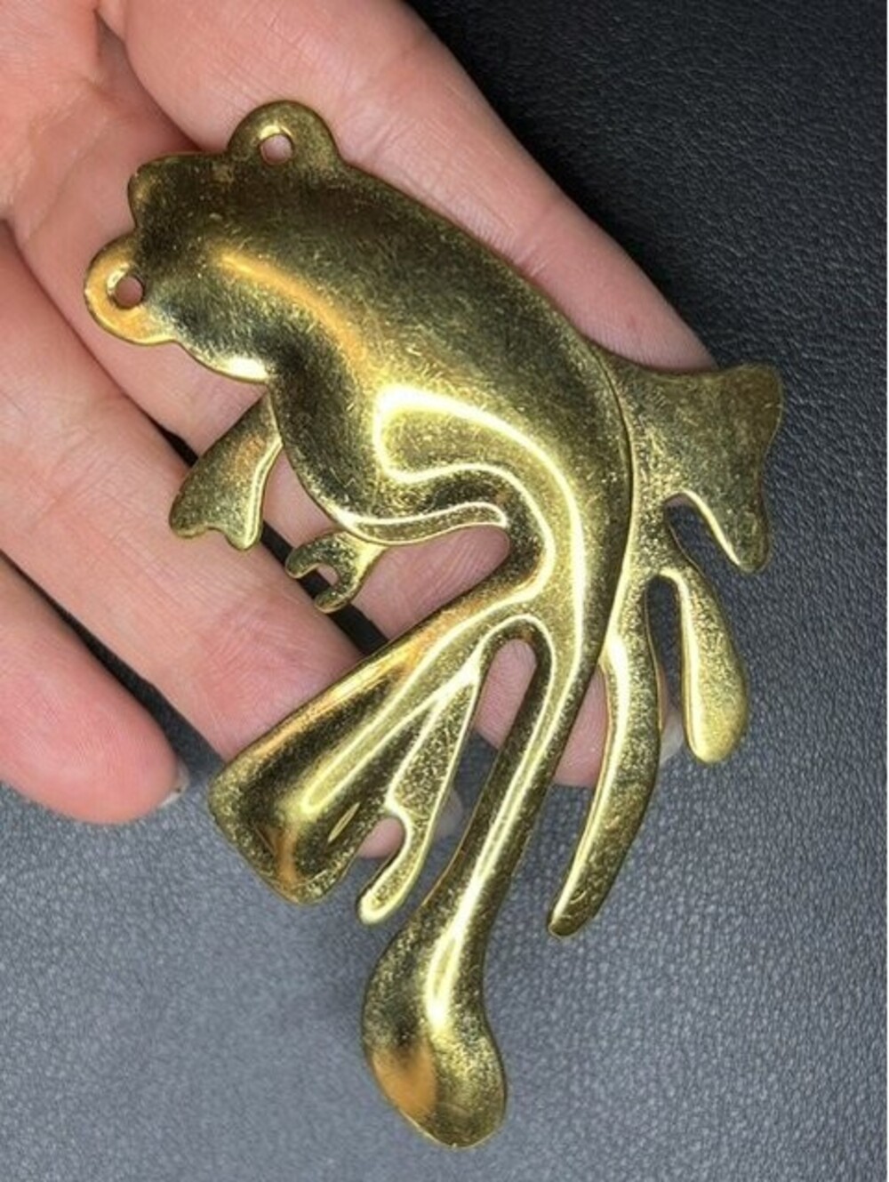 B7543 CARLTON RIDGE Sutton Hoo '85 Modernist Fish Brooch Pin 3" Gold Tone
